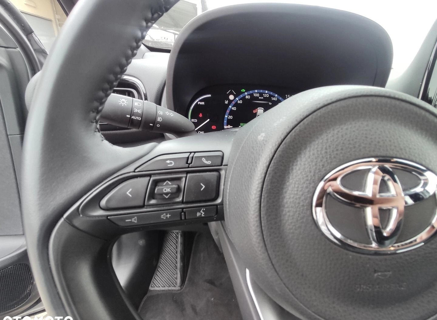 Toyota Yaris Cross cena 122900 przebieg: 15485, rok produkcji 2023 z Nowe Brzesko małe 254